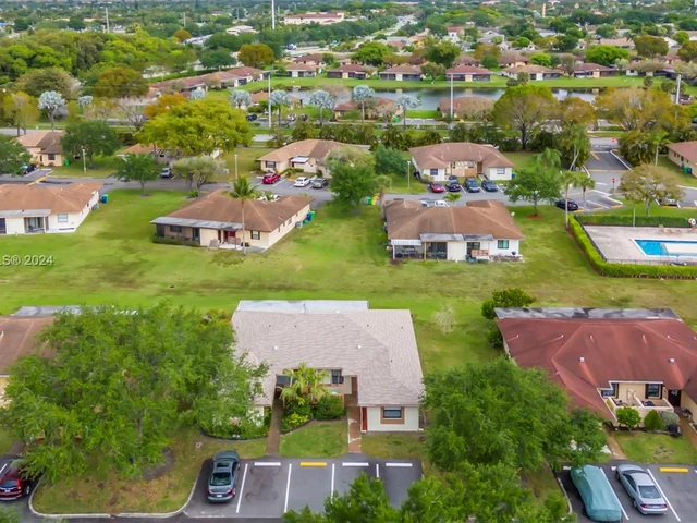 10935 NW 29th Ct, Sunrise FL 33322