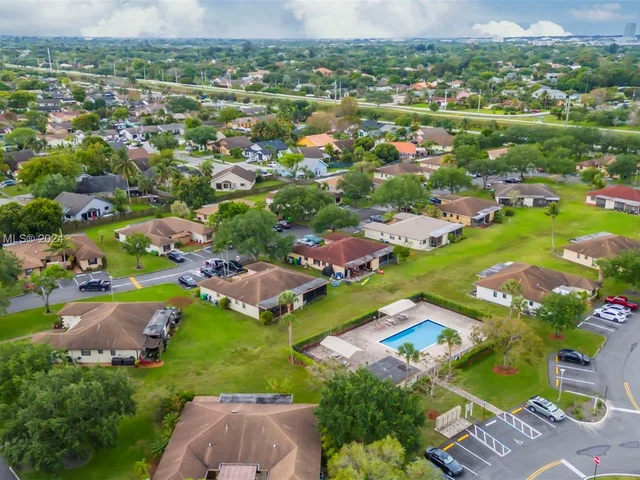 10935 NW 29th Ct, Sunrise FL 33322