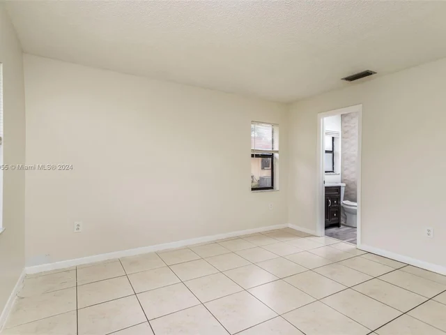 10935 NW 29th Ct, Sunrise FL 33322