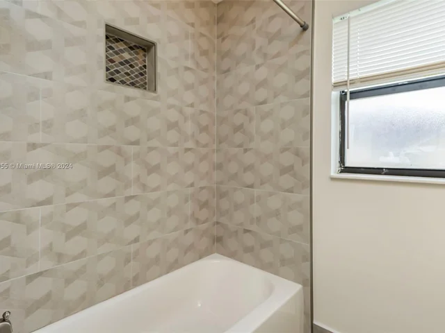 10935 NW 29th Ct, Sunrise FL 33322