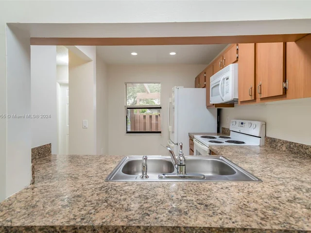 10935 NW 29th Ct, Sunrise FL 33322