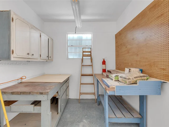 721 SW 64th Ter, Pembroke Pines FL 33023