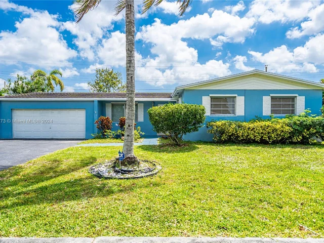 721 SW 64th Ter, Pembroke Pines FL 33023