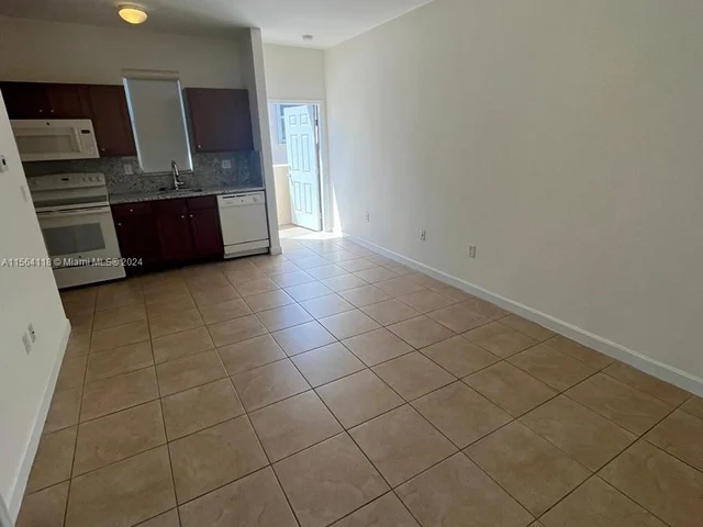 17067 SW 96th St # 17067, Miami FL 33196