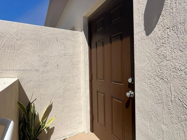 17067 SW 96th St # 17067, Miami FL 33196