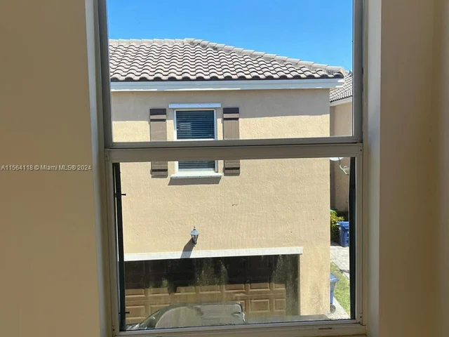 17067 SW 96th St # 17067, Miami FL 33196