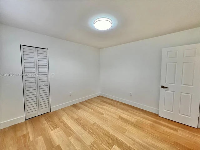 3081 NW 94th St # 3081, Miami FL 33147