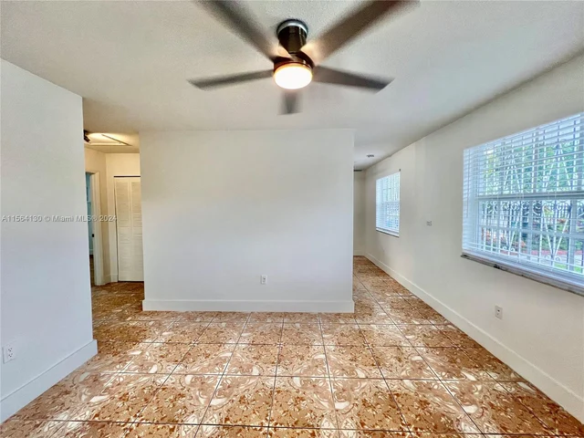 3081 NW 94th St # 3081, Miami FL 33147