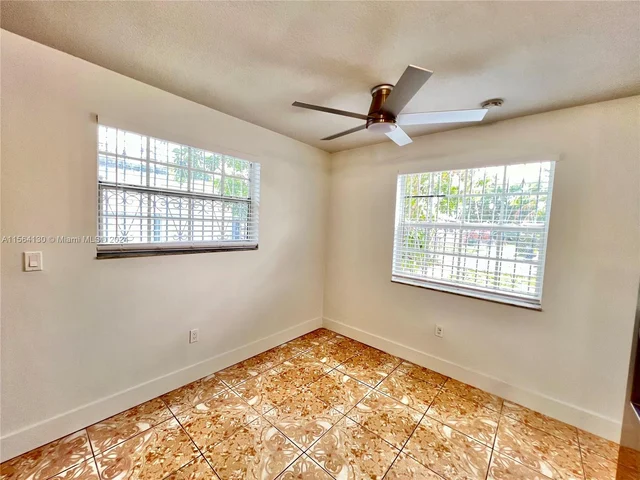 3081 NW 94th St # 3081, Miami FL 33147