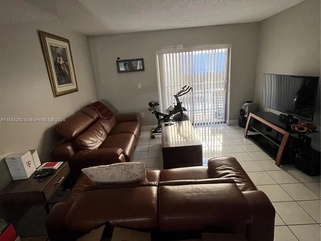 2319 W 60th St # 210, Hialeah FL 33016