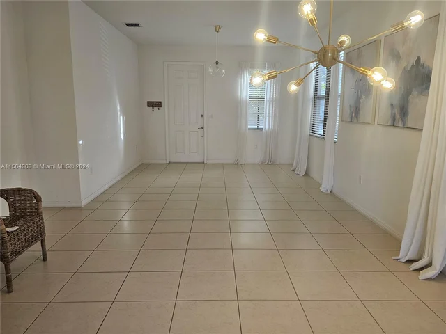 717 NE 193rd Ter, Miami FL 33179