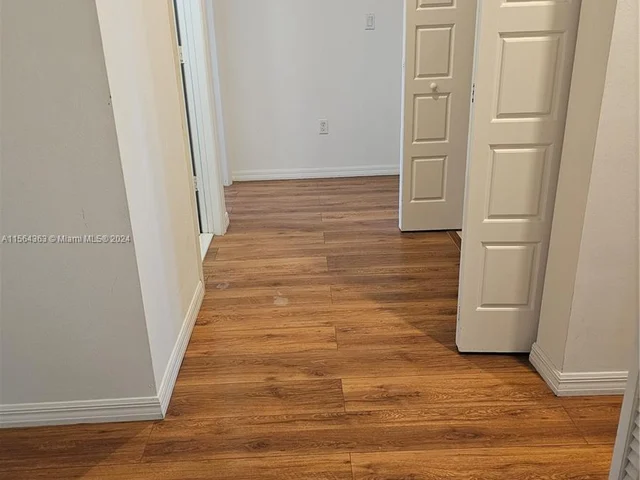 717 NE 193rd Ter, Miami FL 33179