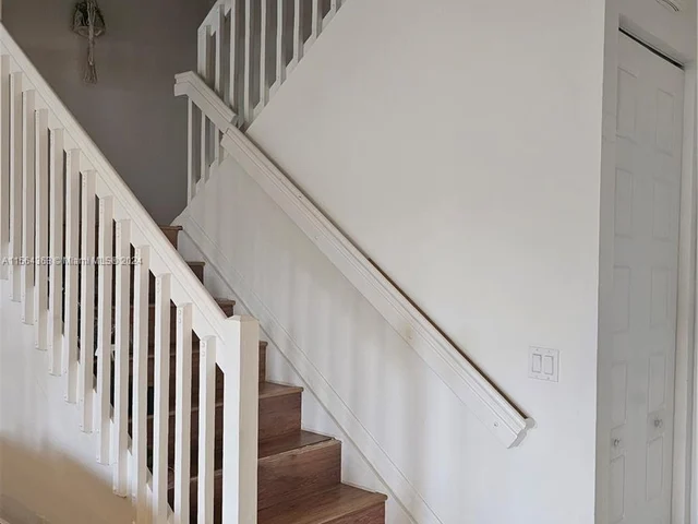 717 NE 193rd Ter, Miami FL 33179