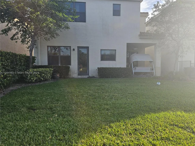 717 NE 193rd Ter, Miami FL 33179