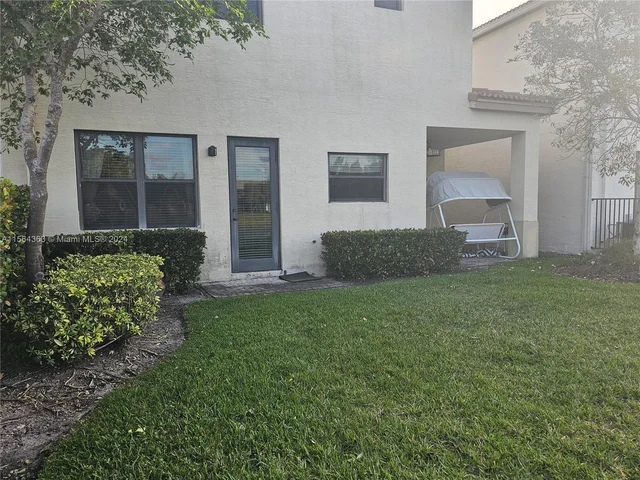 717 NE 193rd Ter, Miami FL 33179