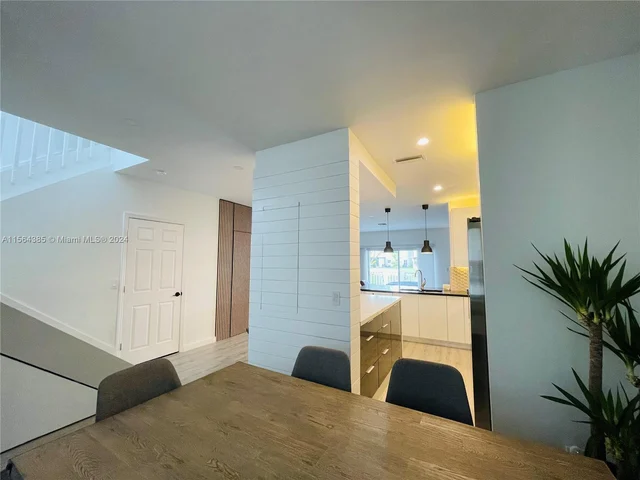 16329 Emerald Cove Rd, Weston FL 33331