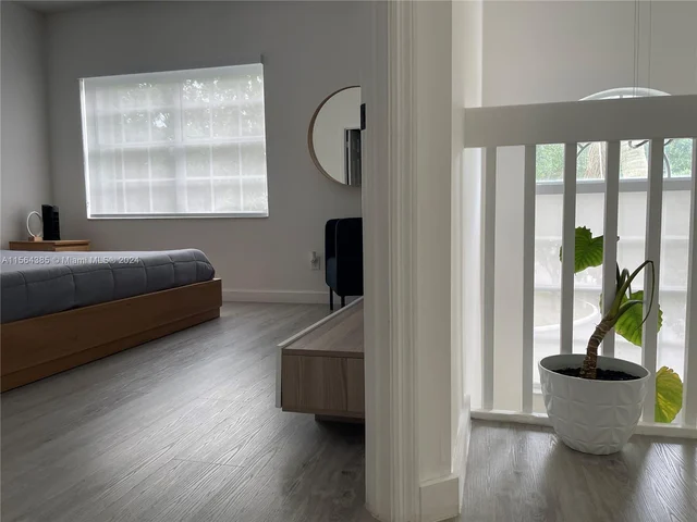 16329 Emerald Cove Rd, Weston FL 33331