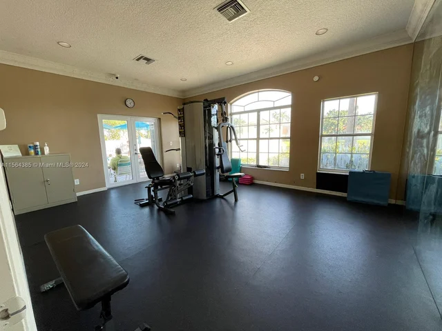 16329 Emerald Cove Rd, Weston FL 33331