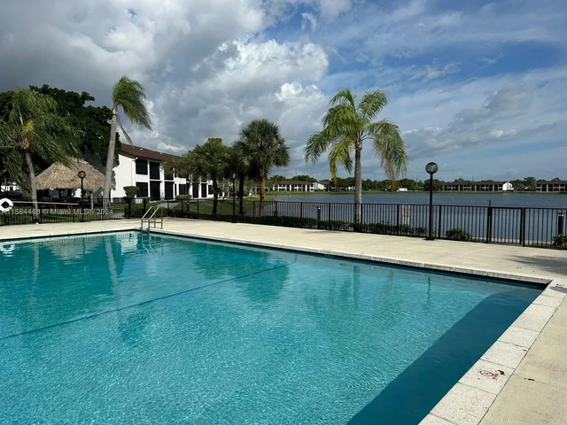 210 Lake Pointe Dr # 105, Oakland Park FL 33309