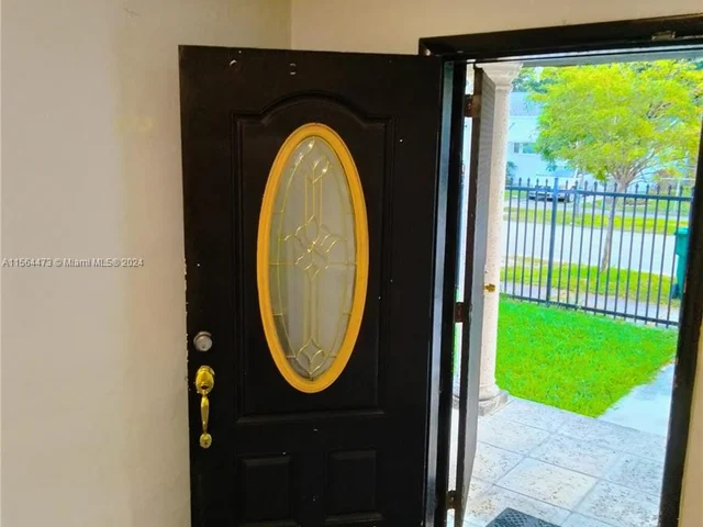1021 NW 41st St, Miami FL 33127