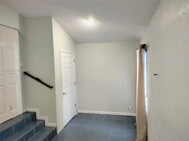 1021 NW 41st St, Miami FL 33127