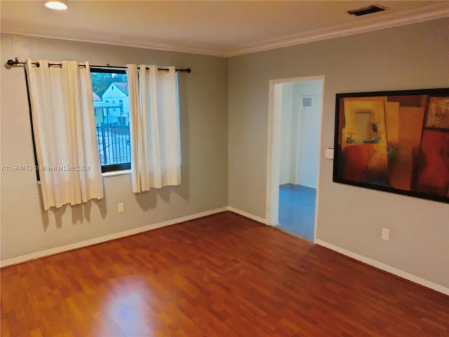 1021 NW 41st St, Miami FL 33127