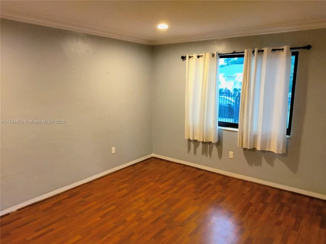 1021 NW 41st St, Miami FL 33127