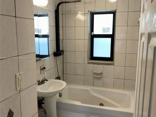 251 NW 45 ST, Miami FL 33127