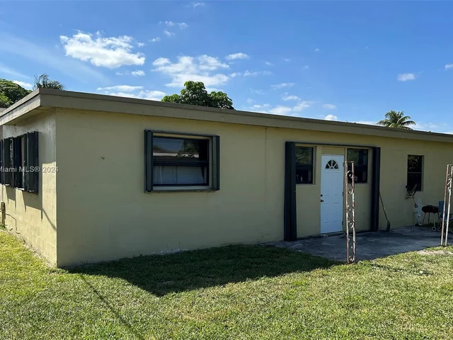 4150 NW 32nd Ter, Lauderdale Lakes FL 33309