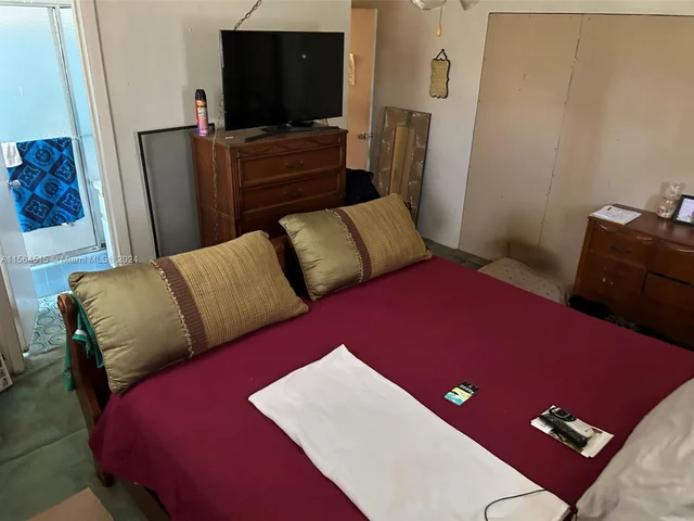 4150 NW 32nd Ter, Lauderdale Lakes FL 33309