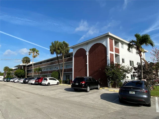 2050 NE 39th St # S101, Lighthouse Point FL 33064