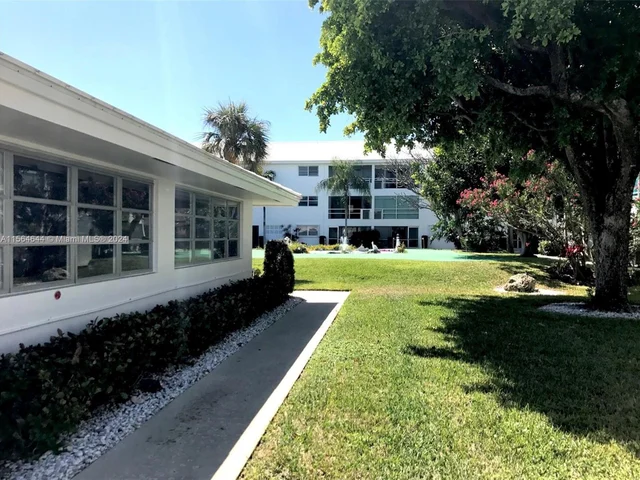 2050 NE 39th St # S101, Lighthouse Point FL 33064