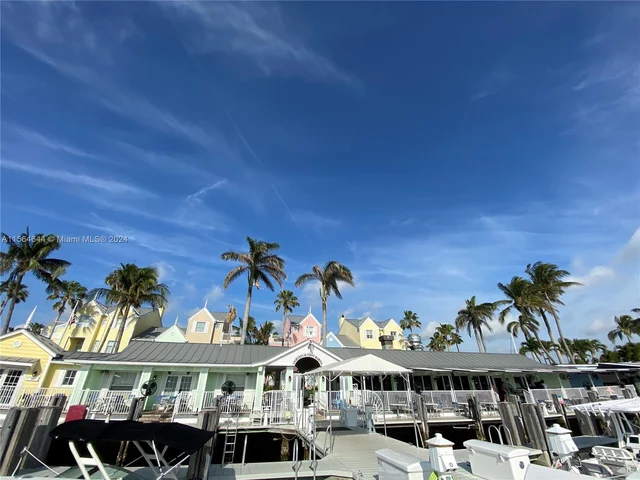 2050 NE 39th St # S101, Lighthouse Point FL 33064