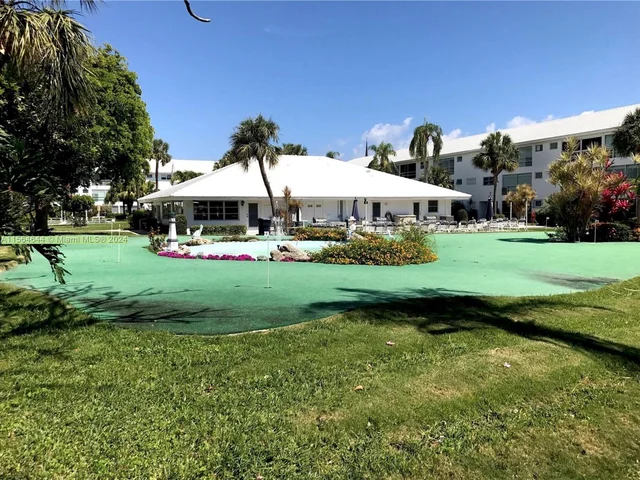 2050 NE 39th St # S101, Lighthouse Point FL 33064