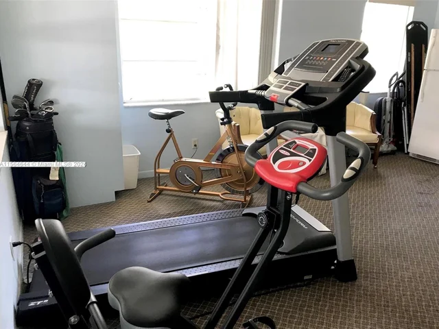 2050 NE 39th St # S101, Lighthouse Point FL 33064