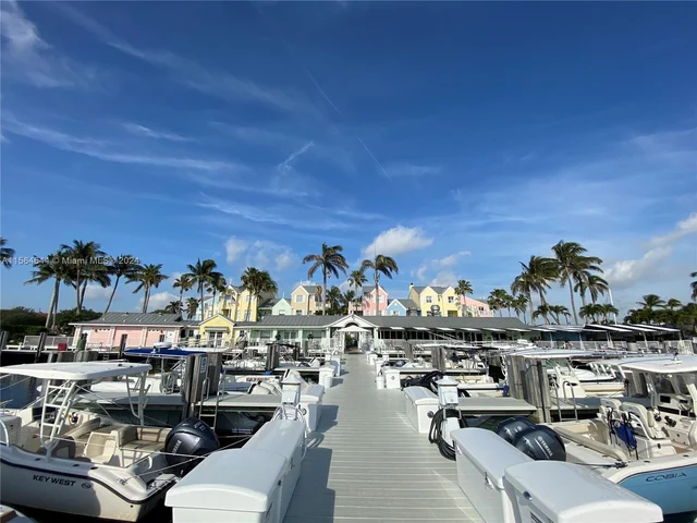 2050 NE 39th St # S101, Lighthouse Point FL 33064