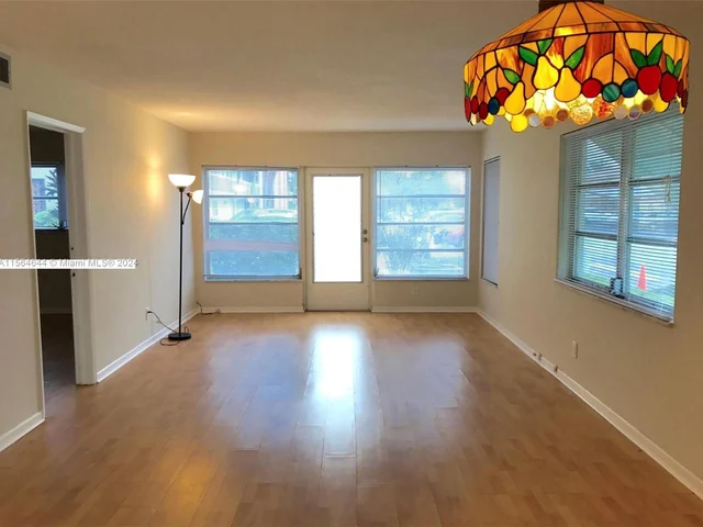 2050 NE 39th St # S101, Lighthouse Point FL 33064