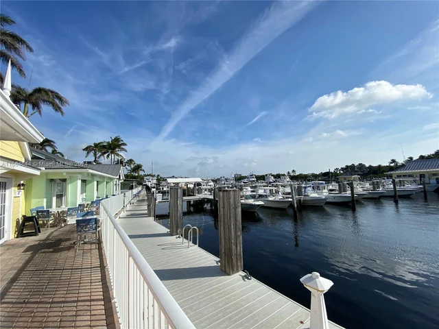 2050 NE 39th St # S101, Lighthouse Point FL 33064