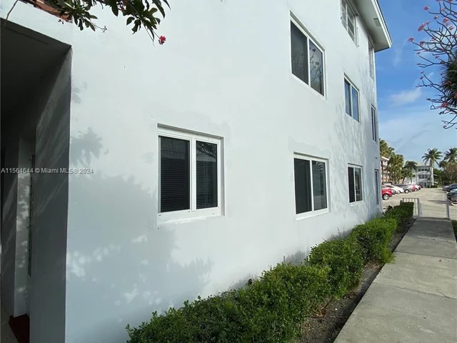 2050 NE 39th St # S101, Lighthouse Point FL 33064