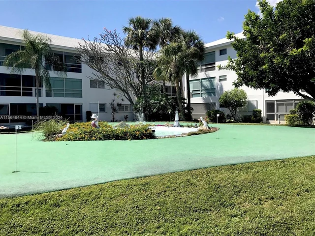 2050 NE 39th St # S101, Lighthouse Point FL 33064