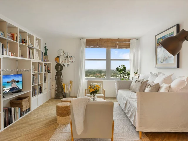 2899 Collins Ave # 1638, Miami Beach FL 33140