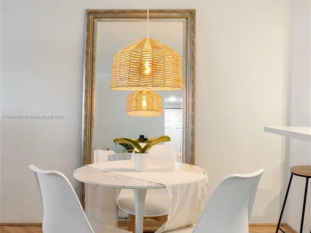 2899 Collins Ave # 1638, Miami Beach FL 33140