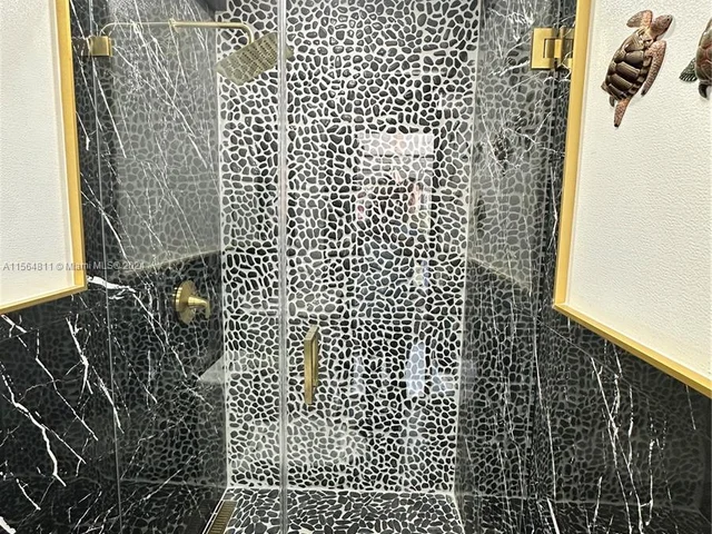 17324 NW 63rd Ave, Hialeah FL 33015