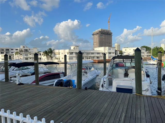 6881 Bay Dr # 9, Miami Beach FL 33141