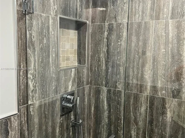 6881 Bay Dr # 9, Miami Beach FL 33141