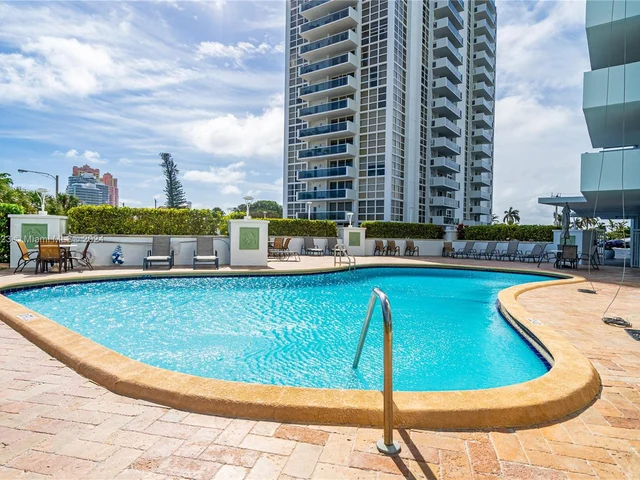 2715 N Ocean Blvd # 2E, Fort Lauderdale FL 33308