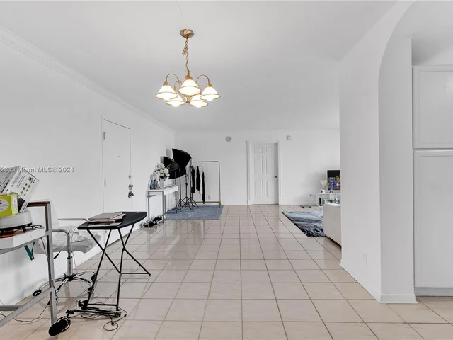 2715 N Ocean Blvd # 2E, Fort Lauderdale FL 33308