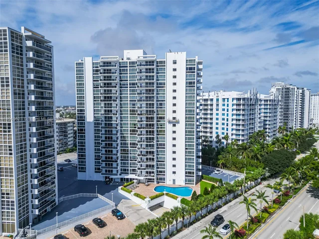 2715 N Ocean Blvd # 2E, Fort Lauderdale FL 33308