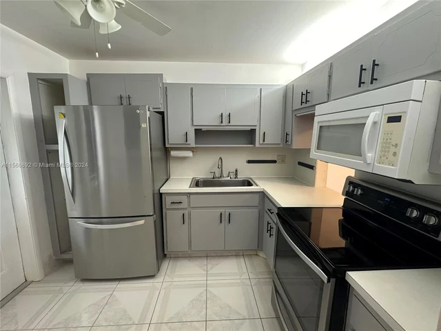 2300 Park Ln # 306, Hollywood FL 33021