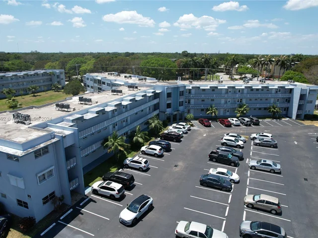 2300 Park Ln # 306, Hollywood FL 33021